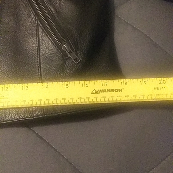 100% Leather Motorcycle Jacket - Picture 9 of 12